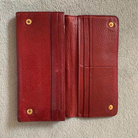 SOLD! ❤️ Prada Wallet Red Leather - Picture 2 of 7